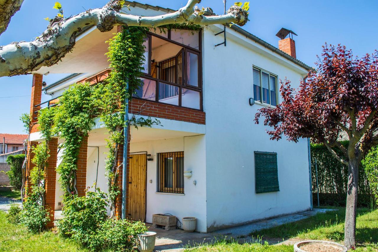 Chalet En El Orbigo La Bañeza Екстериор снимка